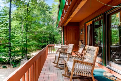 Spectacular Cabin with Retro Games and Awesome Sights in Madison, New Hampshire - Madison, New Hampshire - glamping.directory