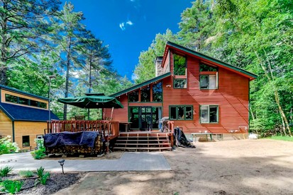 Spectacular Cabin with Retro Games and Awesome Sights in Madison, New Hampshire - Madison, New Hampshire - glamping.directory