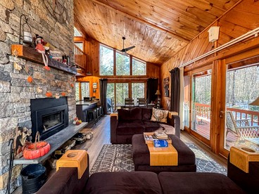 Spectacular Cabin with Retro Games and Awesome Sights in Madison, New Hampshire - Madison, New Hampshire - glamping.directory