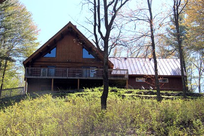Amazing Lakefront Cabin with Game Room and Fire Pit in Stevens Point, Wisconsin - Stevens Point, Wisconsin - glamping.directory