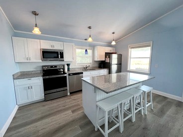 Peaceful Cottage with Incredible Water Views on Little Gasparilla Island for a Quiet Escape by the Beach in Florida - Placida, Florida - glamping.directory