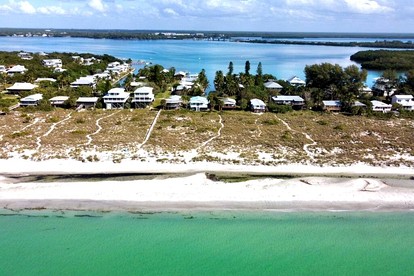 Peaceful Cottage with Incredible Water Views on Little Gasparilla Island for a Quiet Escape by the Beach in Florida - Placida, Florida - glamping.directory