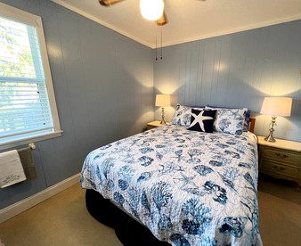 Peaceful Cottage with Incredible Water Views on Little Gasparilla Island for a Quiet Escape by the Beach in Florida - Placida, Florida - glamping.directory