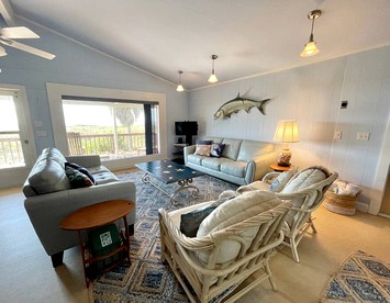 Peaceful Cottage with Incredible Water Views on Little Gasparilla Island for a Quiet Escape by the Beach in Florida - Placida, Florida - glamping.directory