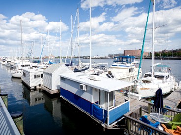 Floating Cabin Perfect for a Unique Getaway to Boston, Massachusetts - glamping.directory