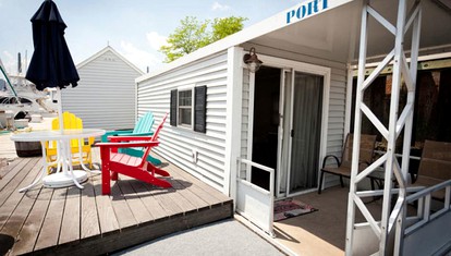 Floating Cabin Perfect for a Unique Getaway to Boston, Massachusetts - Charlestown, Massachusetts - glamping.directory