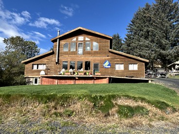 Rustic Room Rental in a Lodge for a Fishing Vacation on Kodiak Island, Alaska - glamping.directory