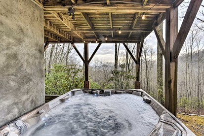 Inviting Cabin with Salt-Water Hot Tub in the Heart of the Smokies, for Glamping in North Carolina - Franklin, North Carolina - glamping.directory