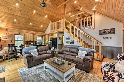 Inviting Cabin with Salt-Water Hot Tub in the Heart of the Smokies, for Glamping in North Carolina - Franklin, North Carolina - glamping.directory