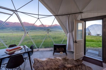 Secluded Montana Dome Retreat with Stunning Mountain Views Near Yellowstone National Park - Park County, Montana - glamping.directory