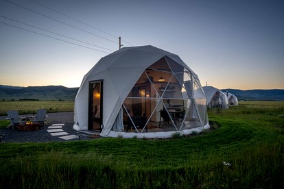 Secluded Montana Dome Retreat with Stunning Mountain Views Near Yellowstone National Park - Park County, Montana - glamping.directory