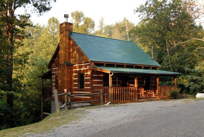 Rustic Getaway Cabin with Hot Tub, Pool Table, and PlayStation near Smokies in Gatlinburg, Tennessee - glamping.directory