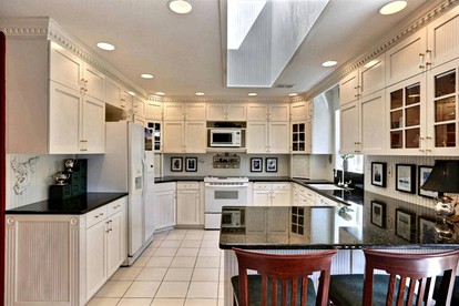 Four-Bedroom Luxury Vacation Rental on 80 Private Acres near Granite Peak, Wisconsin - Wausau, Wisconsin - glamping.directory