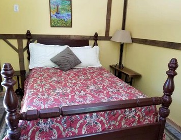 Barn Loft - Crumpler, North Carolina - glamping.directory