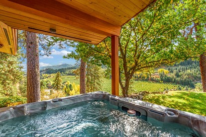 Enchanting Cabin Rental with Private Hot Tub, Heated Stone Floors, and Stunning Views near Leavenworth, Washington - Leavenworth, Washington - glamping.directory