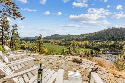 Enchanting Cabin Rental with Private Hot Tub, Heated Stone Floors, and Stunning Views near Leavenworth, Washington - Leavenworth, Washington - glamping.directory