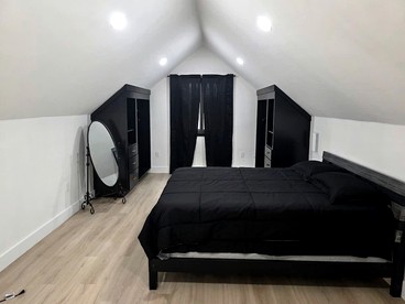 Luxury Vineyard Barn Retreat with Private Trails Near Nashville, Georgia - Nashville, Georgia - glamping.directory