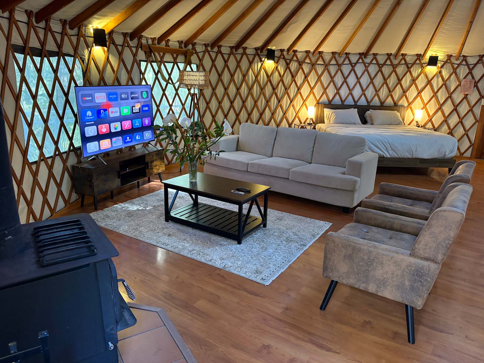 Double Bear - Lexington Hills, California - glamping.directory