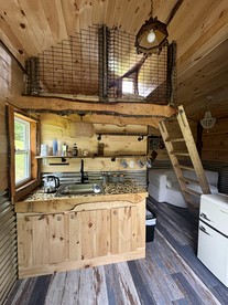 Cozy Tiny Cabin by the Creek for a Unique Pet-Friendly Getaway in Hillsville, Virginia - Hillsville, Virginia - glamping.directory