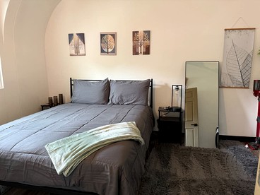 Unique Earth Home Stay with Pet Goats and Fishing Pond near Lake Gaston NC - Littleton, North Carolina - glamping.directory