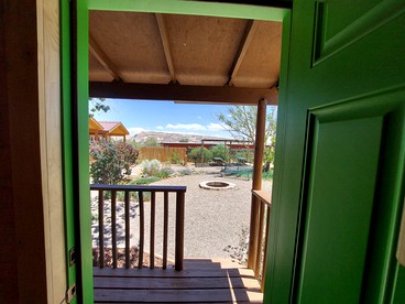 Cozy Cabin in Escalante, Utah - Amazing Glamping Spot for Exploring Canyons and National Parks - Escalante, Utah - glamping.directory