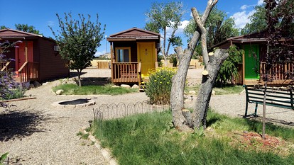 Cozy Cabin in Escalante, Utah - Amazing Glamping Spot for Exploring Canyons and National Parks - Escalante, Utah - glamping.directory