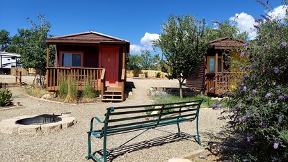 Cozy Cabin in Escalante, Utah - Amazing Glamping Spot for Exploring Canyons and National Parks - Escalante, Utah - glamping.directory