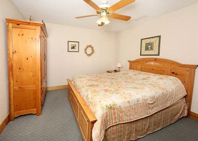 Cozy Dog-Friendly Cabin Rental Located near Pigeon Forge, Tennessee - Pigeon Forge, Tennessee - glamping.directory
