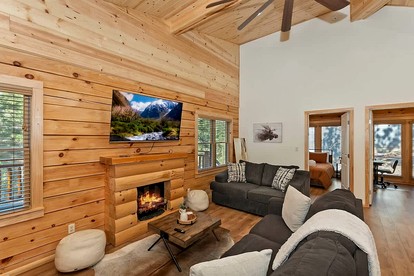 Gorgeous Modern Log Cabin Nestled in the Woods in Big Bear, California - Big Bear, California - glamping.directory