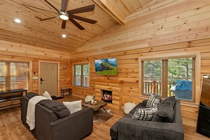 Gorgeous Modern Log Cabin Nestled in the Woods in Big Bear, California - Big Bear, California - glamping.directory