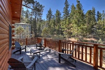 Gorgeous Modern Log Cabin Nestled in the Woods in Big Bear, California - Big Bear, California - glamping.directory