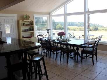Unique Cottage Getaway on Farm in Oak Harbor, Washington - Oak Harbor, Washington - glamping.directory