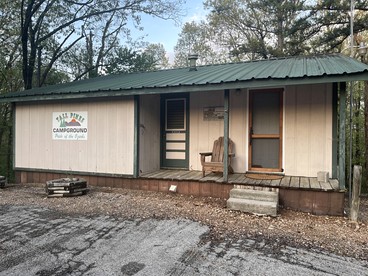 Two Bedroom Cabin with WiFi and Shared Outdoor Pool in Branson, Missouri - glamping.directory