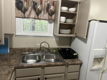 Two Bedroom Cabin with WiFi and Shared Outdoor Pool in Branson, Missouri - Branson, Missouri - glamping.directory