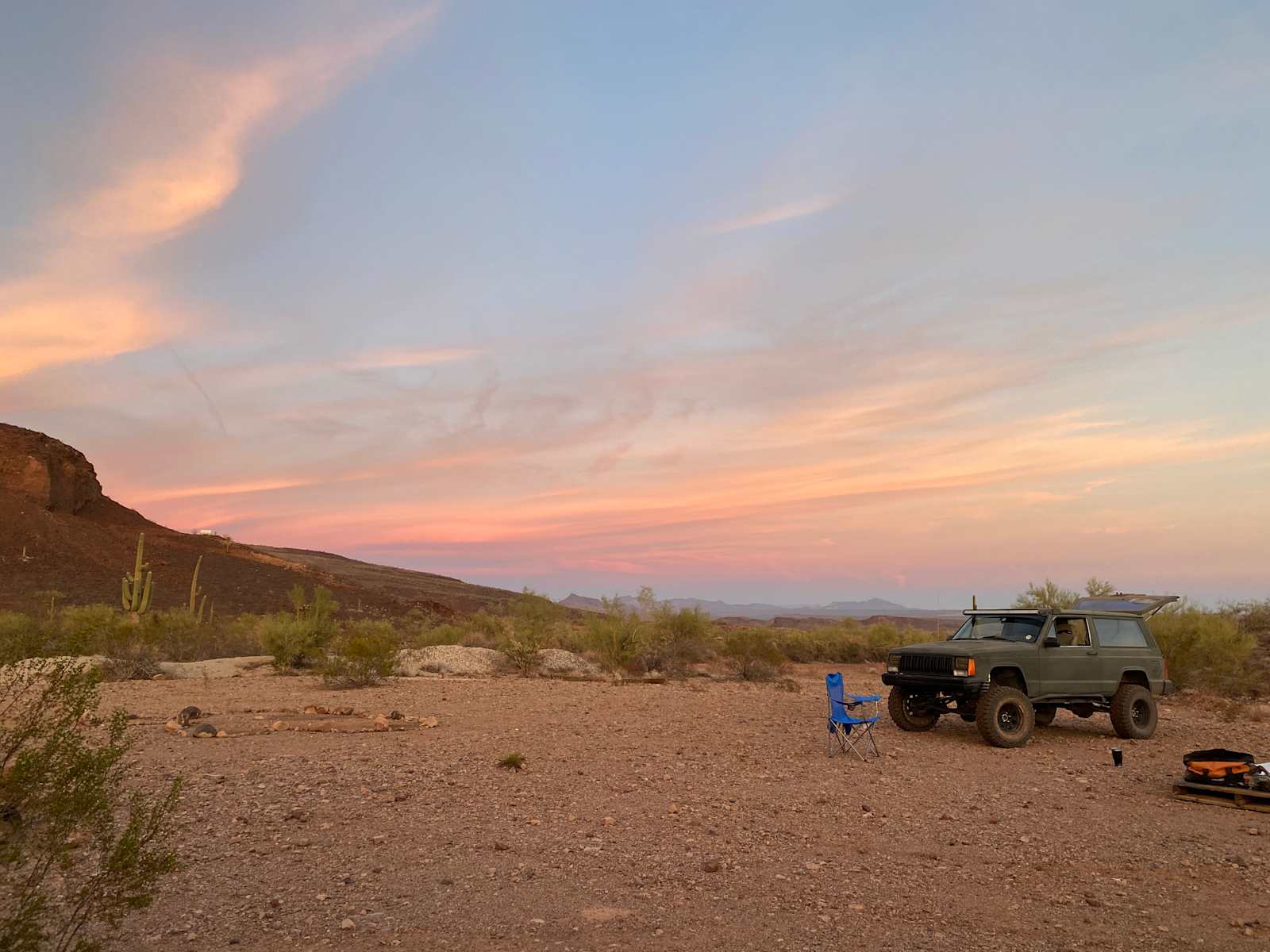 Secluded Alamo Lake Santuary - glamping.directory