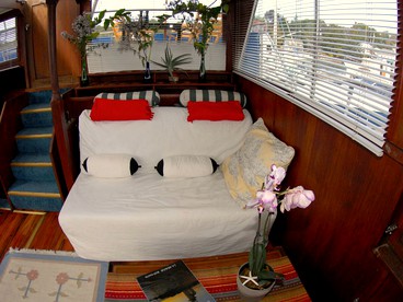 Unique Yacht Rental in a Peaceful Setting on Damariscotta River, Maine - Damariscotta, Maine - glamping.directory