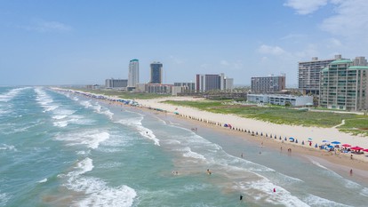 Group Beach House with Pool in South Padre Island, Texas - South Padre Island, Texas - glamping.directory