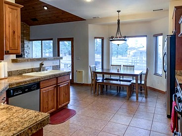 Cozy and Pet Friendly Cottage a Moment's Drive from the Grand Canyon National Park, Arizona - Williams, Arizona - glamping.directory
