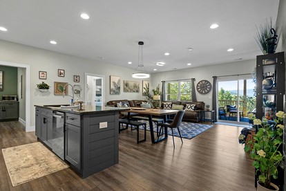 Modern Secluded Cabin with Hot Tub and Mountain Views in Fairview, Georgia - Fairview, Georgia - glamping.directory