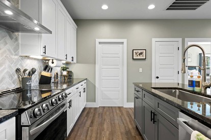Modern Secluded Cabin with Hot Tub and Mountain Views in Fairview, Georgia - Fairview, Georgia - glamping.directory