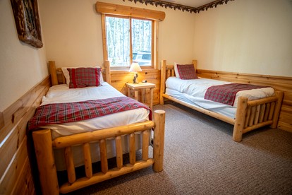 Expansive Birch Lake Cabin with Large Great Room & Outdoor Fun Near Babbitt, Minnesota - Babbitt, Minnesota - glamping.directory