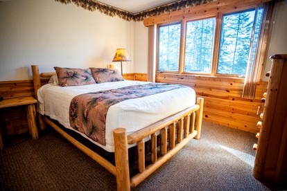 Expansive Birch Lake Cabin with Large Great Room & Outdoor Fun Near Babbitt, Minnesota - Babbitt, Minnesota - glamping.directory