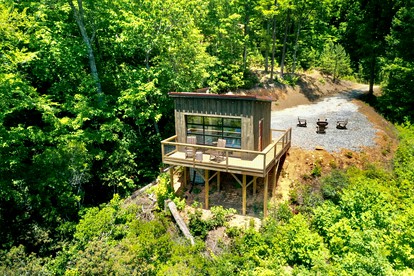Pet-Friendly Glamping Cabin with Panoramic Views near Nantahala National Forest - Bryson City, North Carolina - glamping.directory