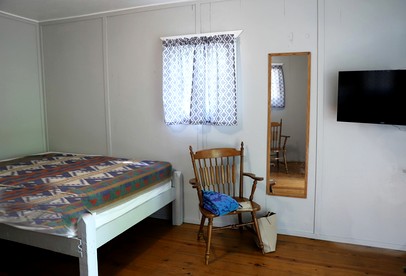 Small Glamping Cabin with Pool Access in the Ozark Mountains near Marvel Cave - Branson, Missouri - glamping.directory
