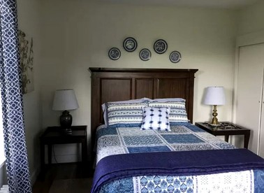Charming Two-Bedroom Cottage Rental in a Quiet Countryside Setting near the Appalachian Trail, Burke´s Garden, Virginia - Tazewell, Virginia - glamping.directory