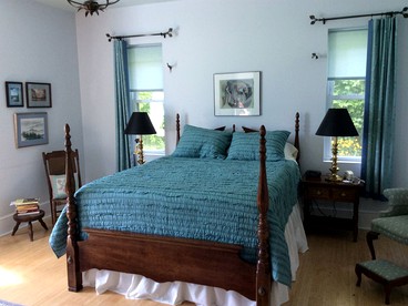 Charming Two-Bedroom Cottage Rental in a Quiet Countryside Setting near the Appalachian Trail, Burke´s Garden, Virginia - Tazewell, Virginia - glamping.directory