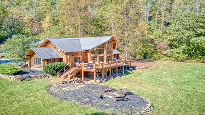 Luxury Log Cabin with Movie Room & Firepit near Sylva, North Carolina - Sylva, North Carolina - glamping.directory