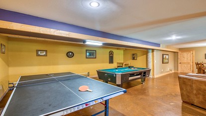 Luxury Log Cabin with Movie Room & Firepit near Sylva, North Carolina - Sylva, North Carolina - glamping.directory