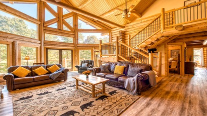 Luxury Log Cabin with Movie Room & Firepit near Sylva, North Carolina - Sylva, North Carolina - glamping.directory