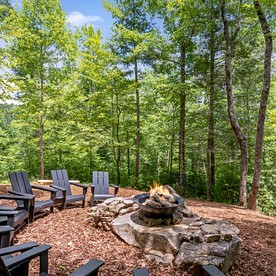 Spectacular Cabin with Incredible Living Areas Cherry Log, Georgia - Cherry Log, Georgia - glamping.directory